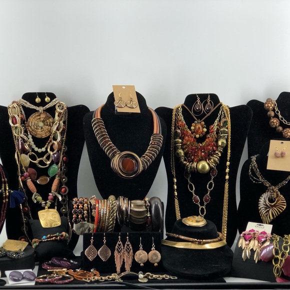 Beautiful Vintage To Now Jewelry Lot - Picture 11 of 11